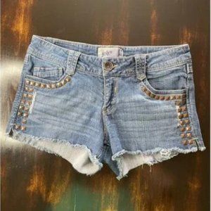 Junior Booty Shorts Size 9 Distressed Distressed Denim Studs